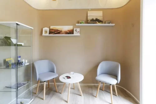 Liebscher & Bracht - Wartezimmer